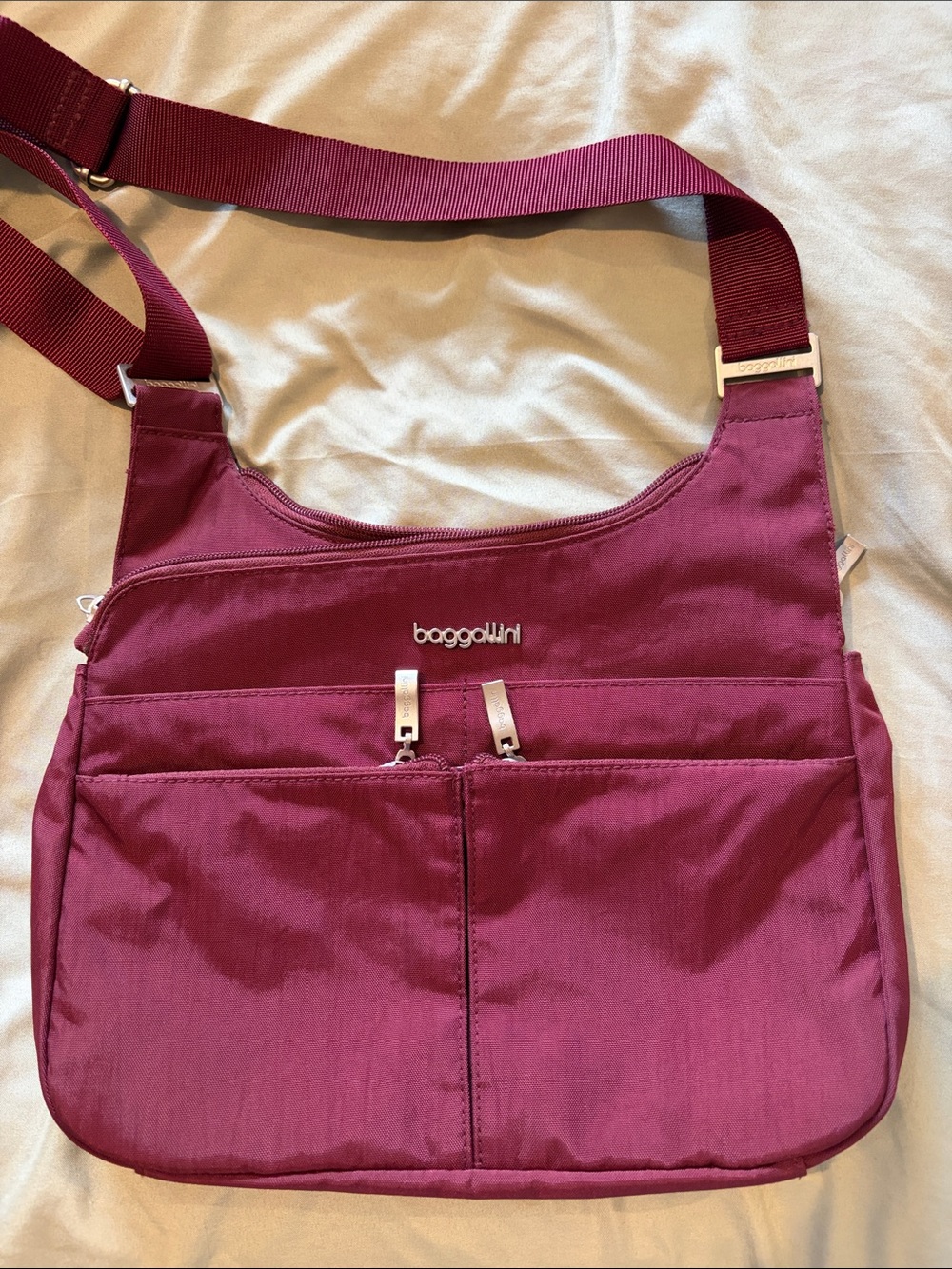 Baggallini legacy crossover in merlot